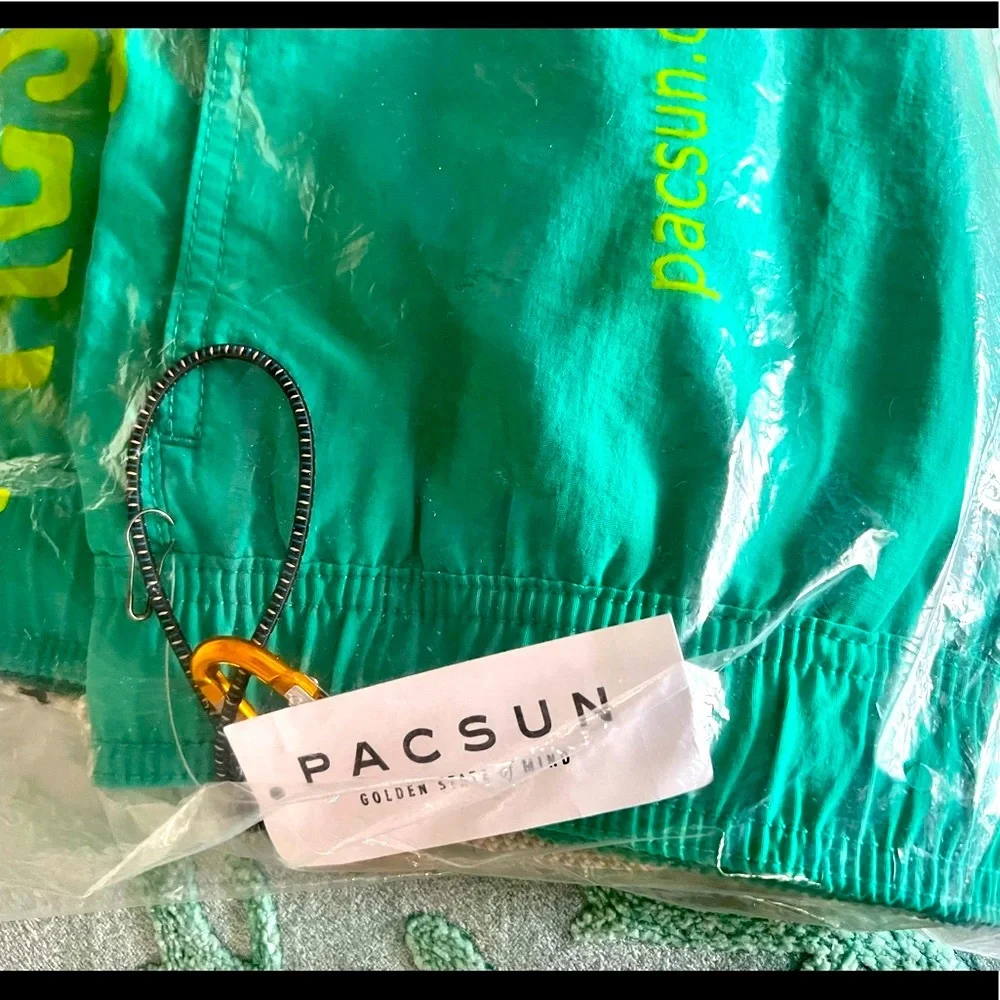 ☀️PAC SUN Swim Trunks Key Ring New Original Packaging Size L See Measurements!